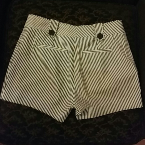 Tory Burch shorts - Picture 2 of 5